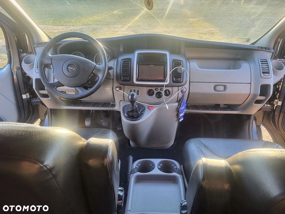 Opel Vivaro - 8