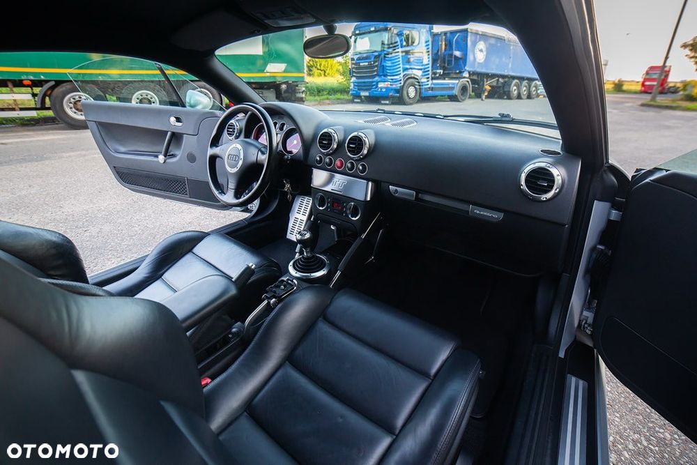 Audi TT Coupé - 16