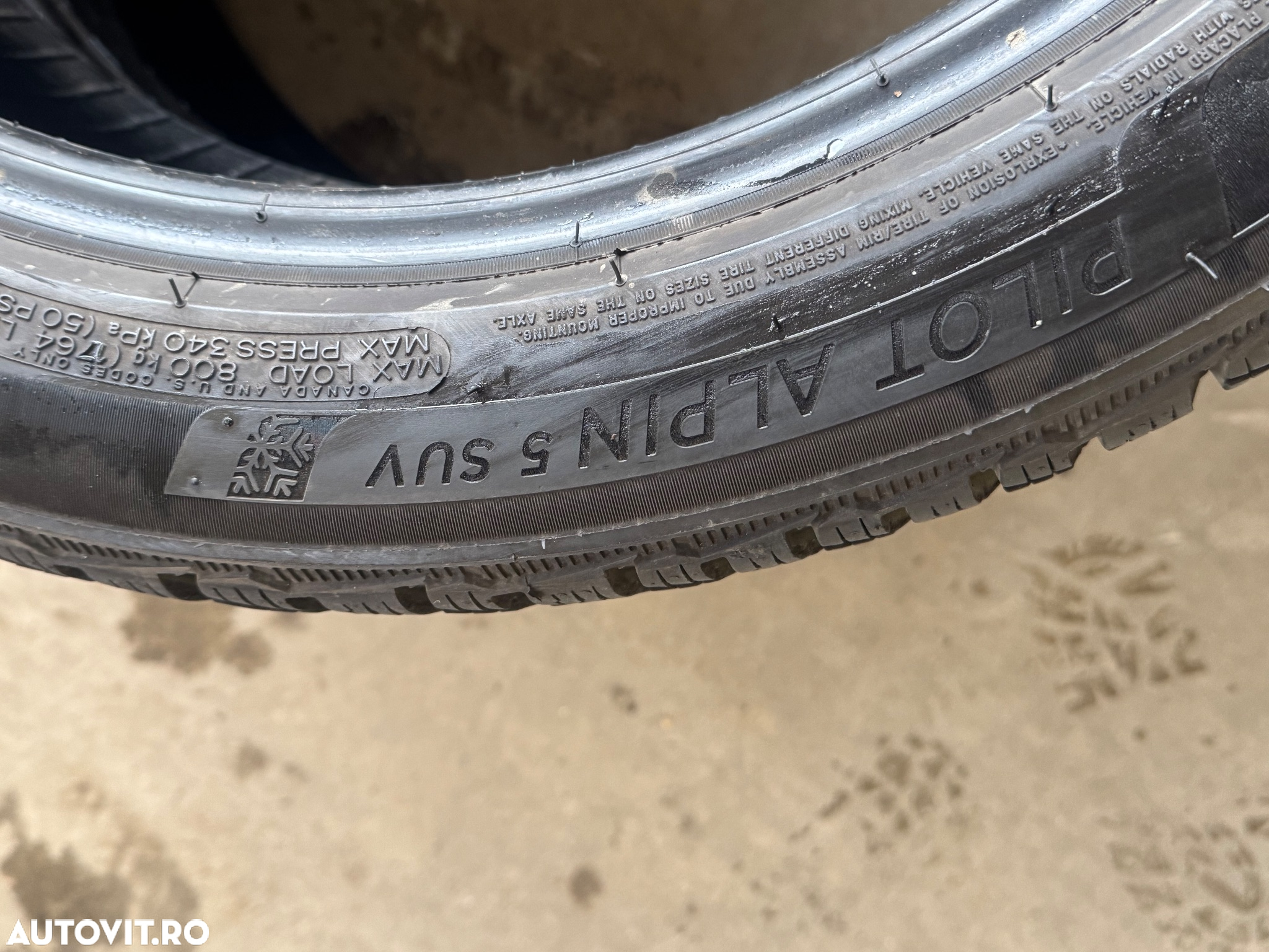 Vând 2 anvelope 235/45/20 Michelin de iarnă ca noi - 6