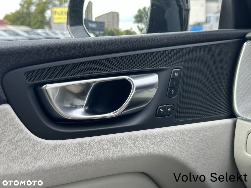 Volvo XC 60 - 25