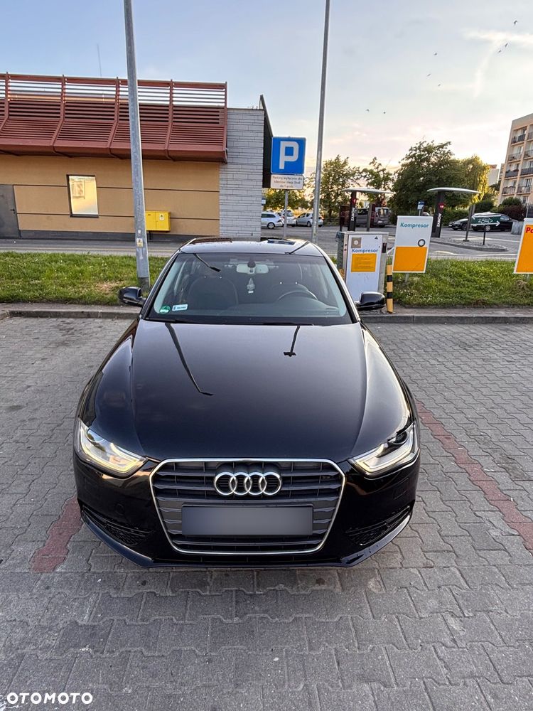 Audi A4 Limousine - 1