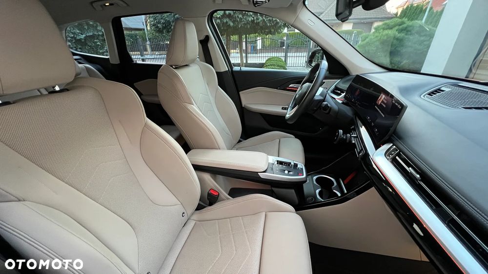 BMW X1 sDrive18i xLine - 27