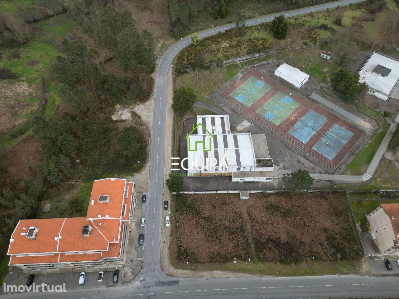 Terreno para construção com projeto aprovado em Frazão - Paços de - Grande imagem: 2/12