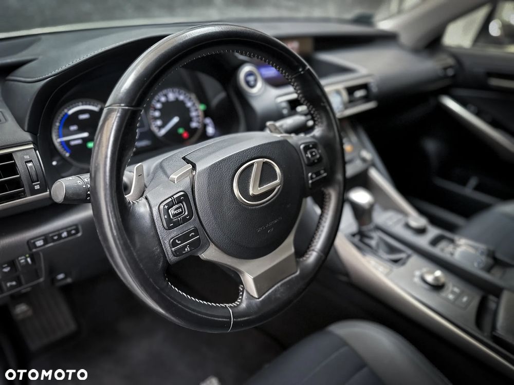 Lexus IS - 23