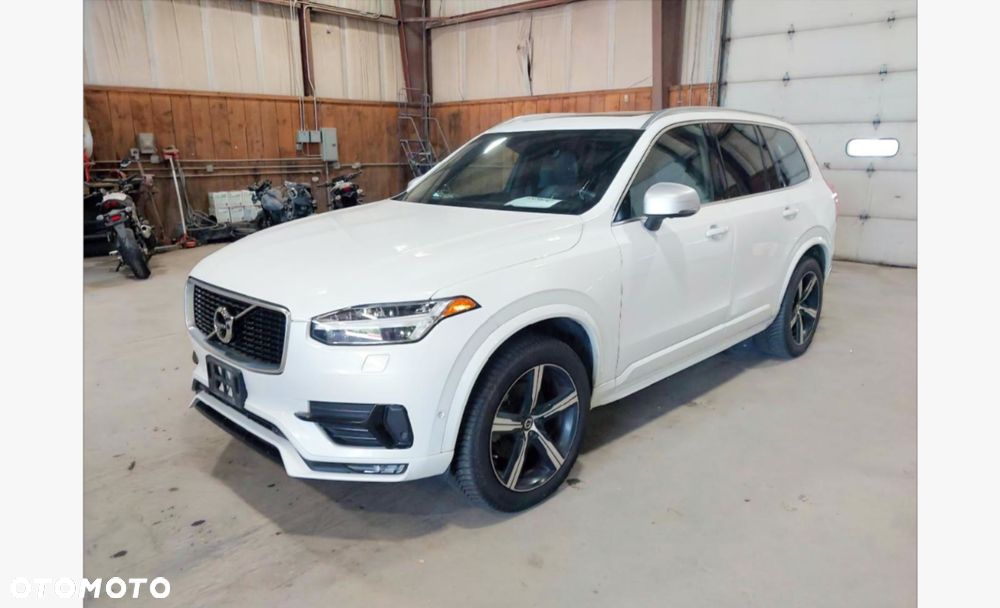 Volvo XC 90 - 1