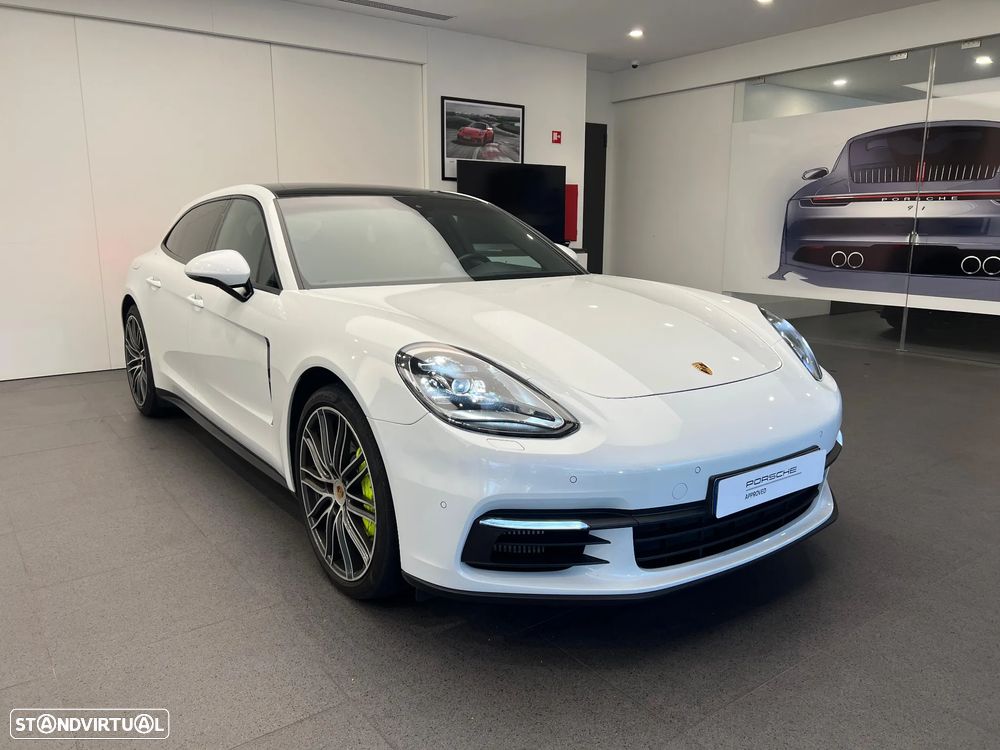 Porsche Panamera Sport Turismo 4 E-Hybrid - 12