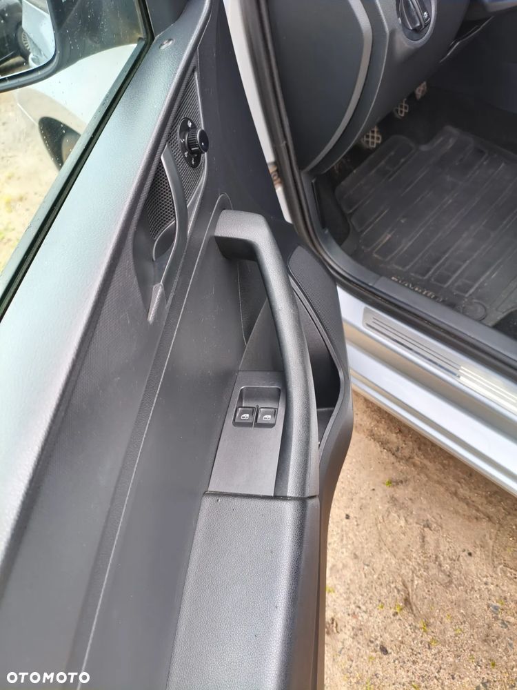 Skoda RAPID 1.2 TSI Active - 6