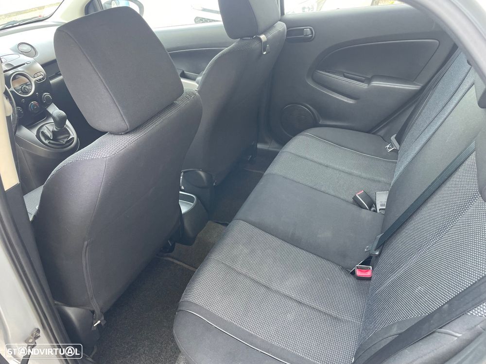 Mazda 2 1.3 MZR Exclusive - 8