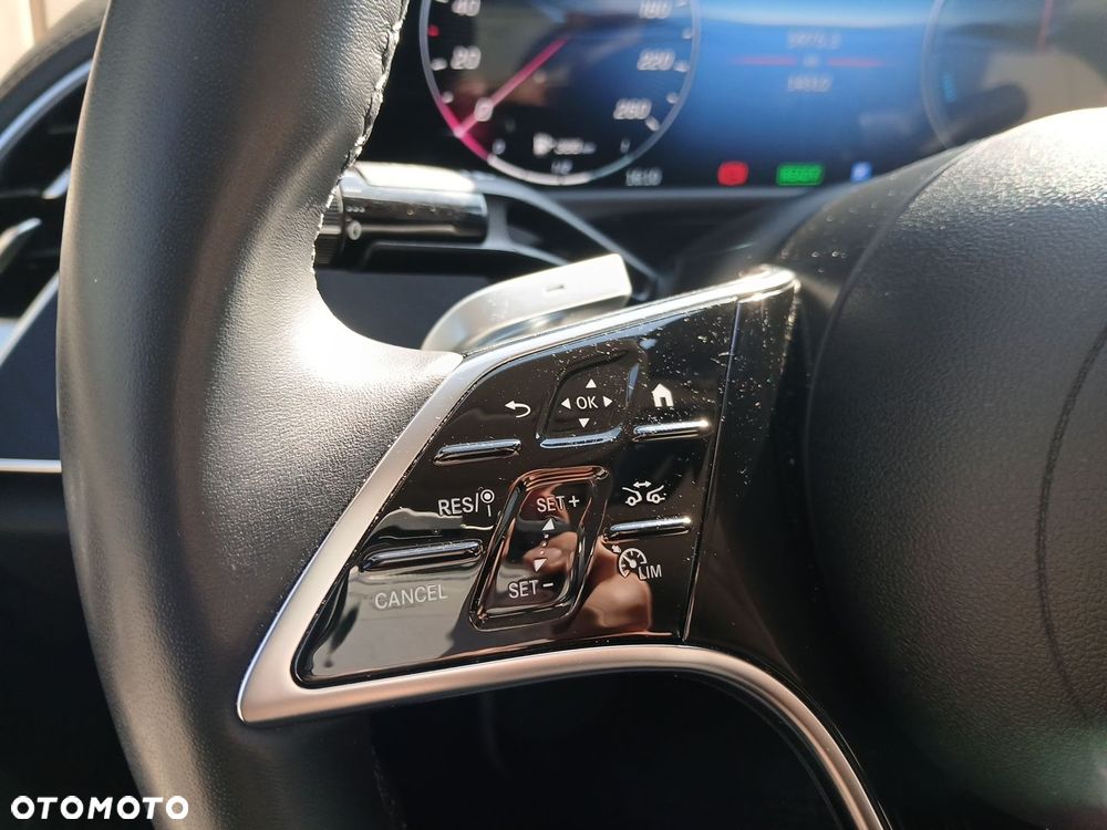 Mercedes-Benz Klasa E 300 PHEV 4-Matic Avantgarde 9G-Tronic - 22