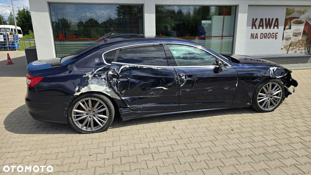 Maserati Quattroporte - 12