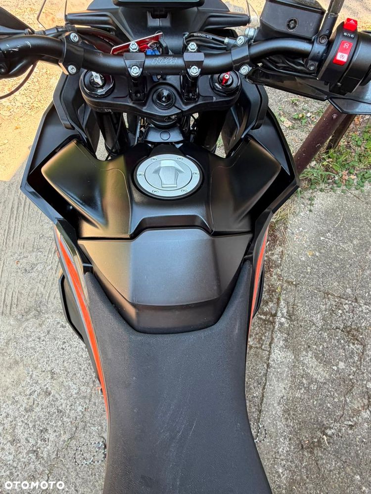KTM Adventure 890 - 9