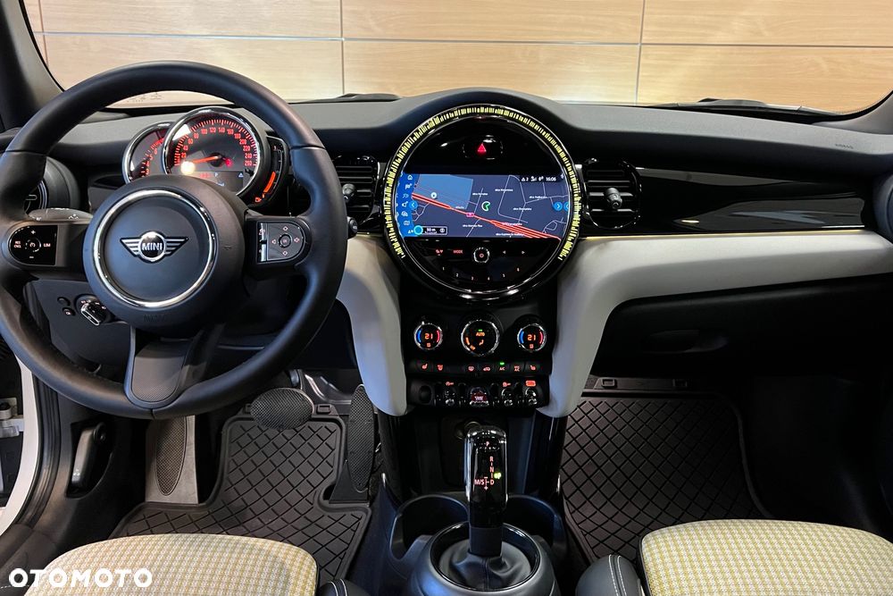 MINI Cooper Standard - 14