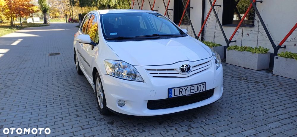 Toyota Auris 2011 photo 5