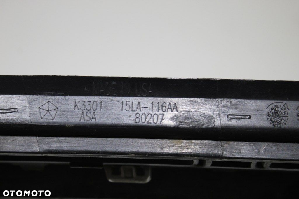 Dodge Challenger Grill Oryginał Ładny 15r - 2
