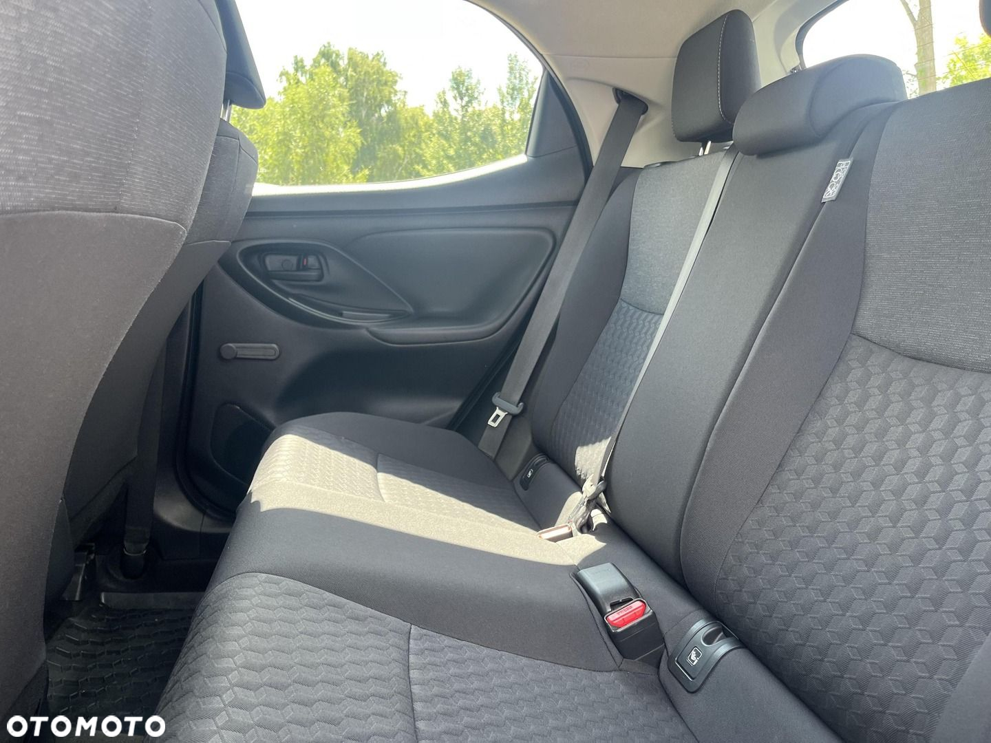 Toyota Yaris Hybrid 1.5 Comfort - 23