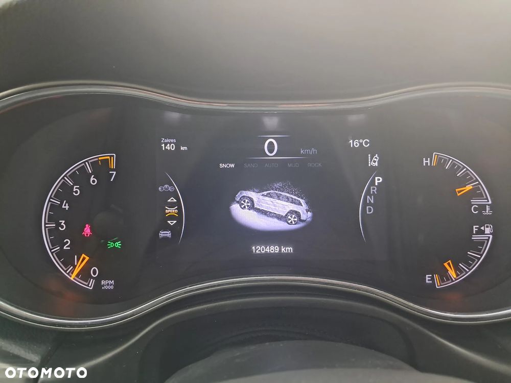 Jeep Grand Cherokee - 33