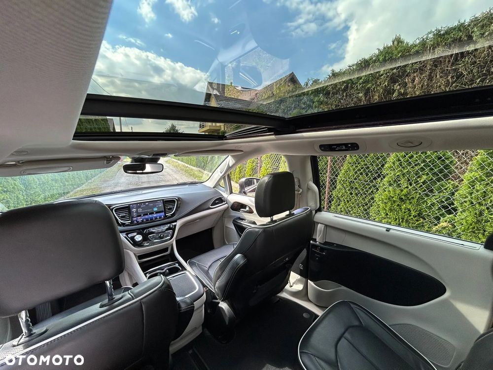 Chrysler Pacifica - 8