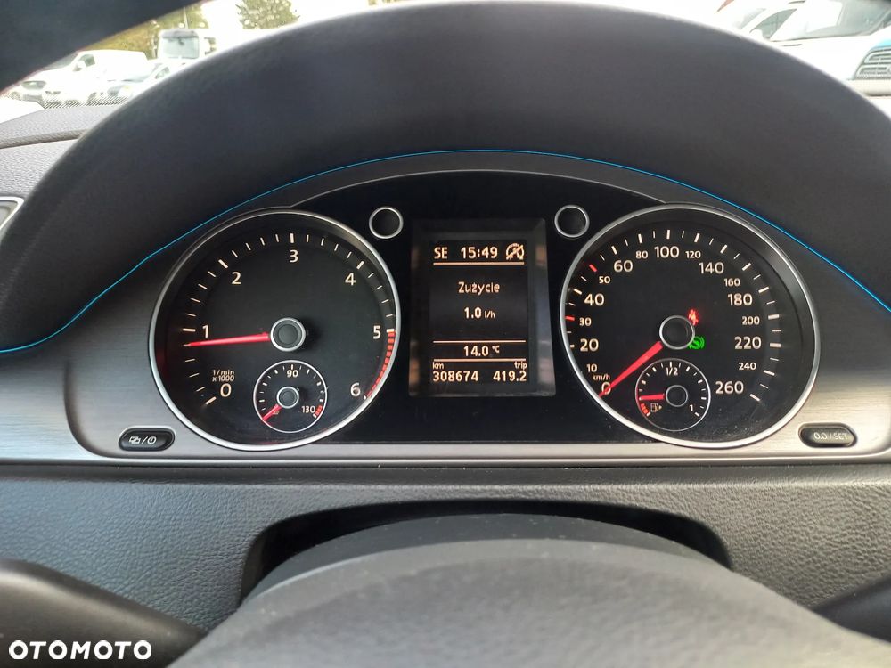 Volkswagen Passat 2.0 TDI Comfortline DSG - 22