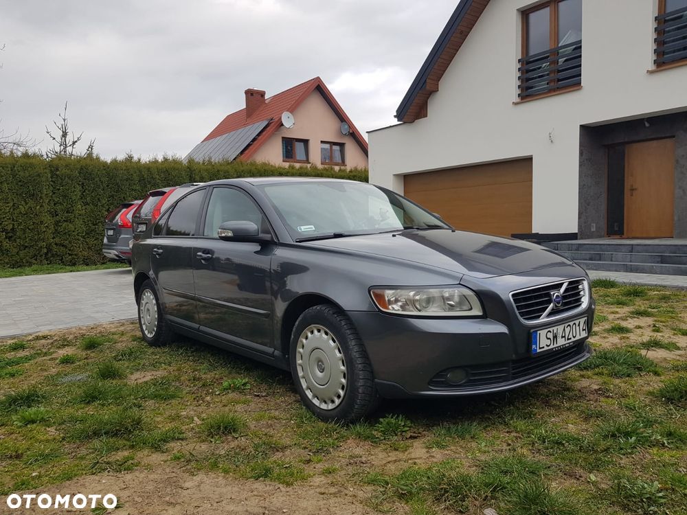 Volvo S40 2.0D Momentum - 1