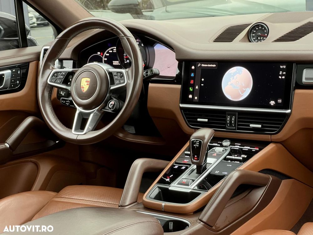 Porsche Cayenne - 8