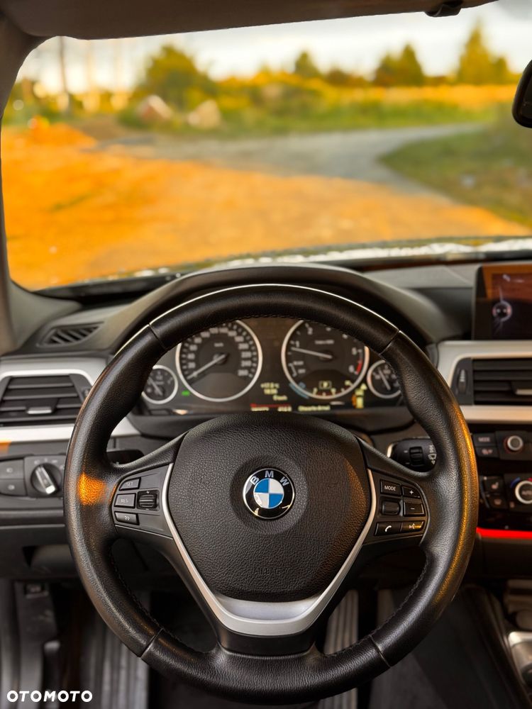 BMW Seria 3 330d Touring xDrive - 7