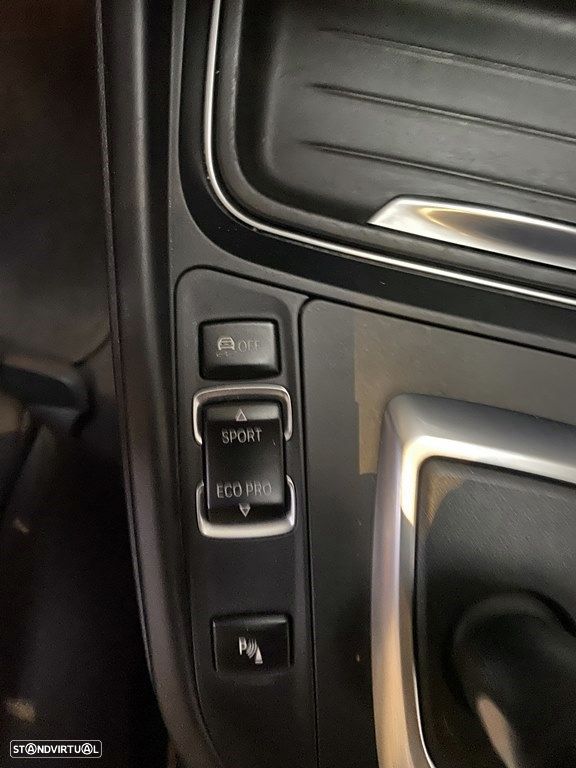 BMW 318 d Auto Exclusive - 16