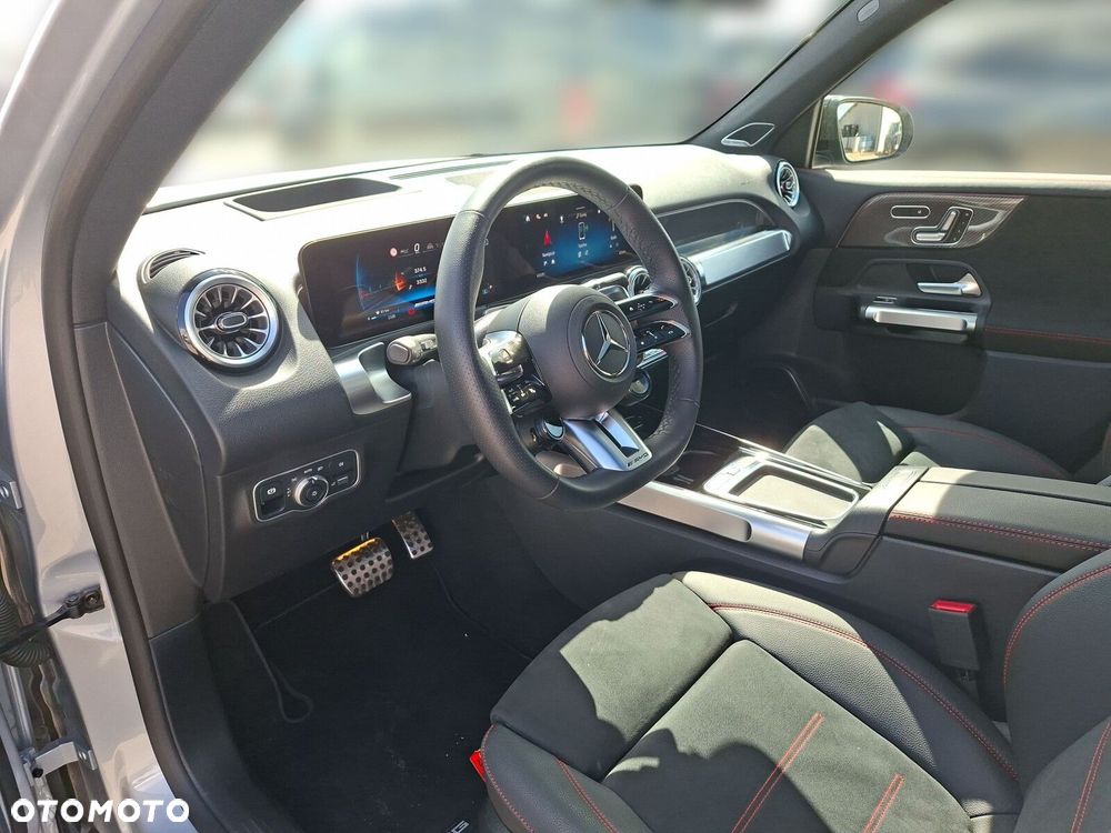 Mercedes-Benz GLB - 10