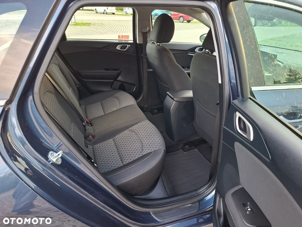 Kia Ceed 1.6 CRDi SCR M - 24