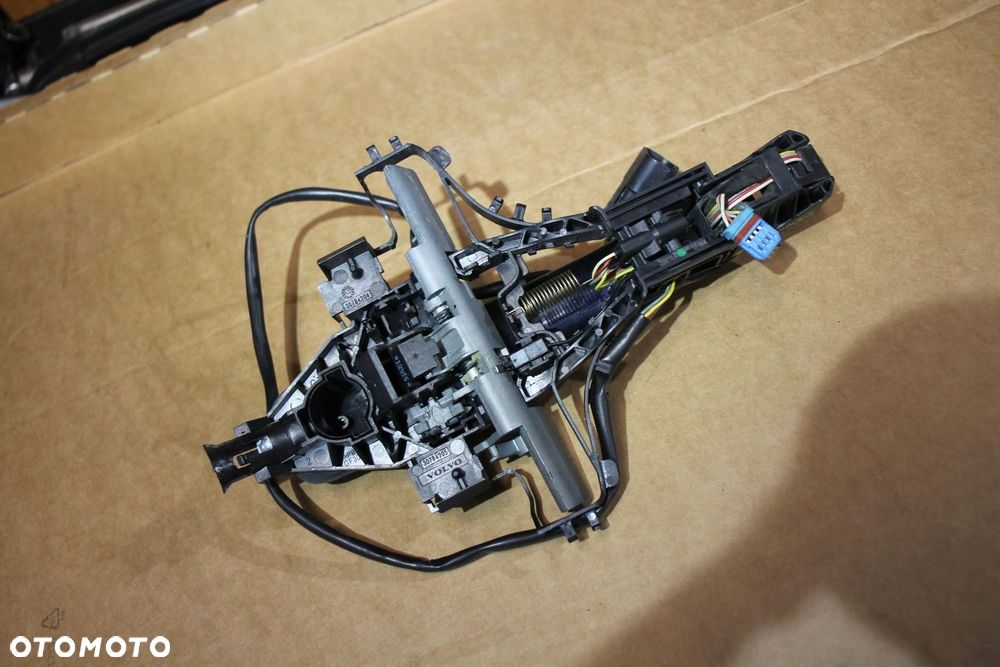 VOLVO V70 S80 XC70 XC60 KLAMKA PRAWY TYŁ, PRZÓD KEYLESS 30784205, 30784204 - 1