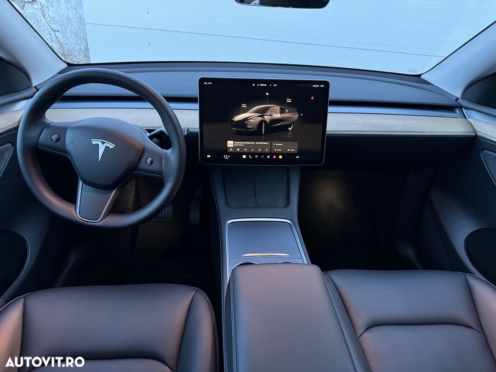 Tesla Model Y - 5