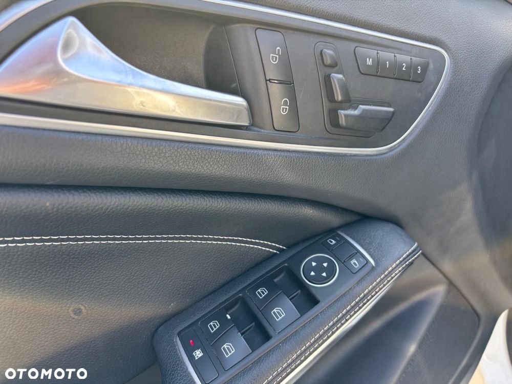 Mercedes-Benz GLA 250 4-Matic - 11