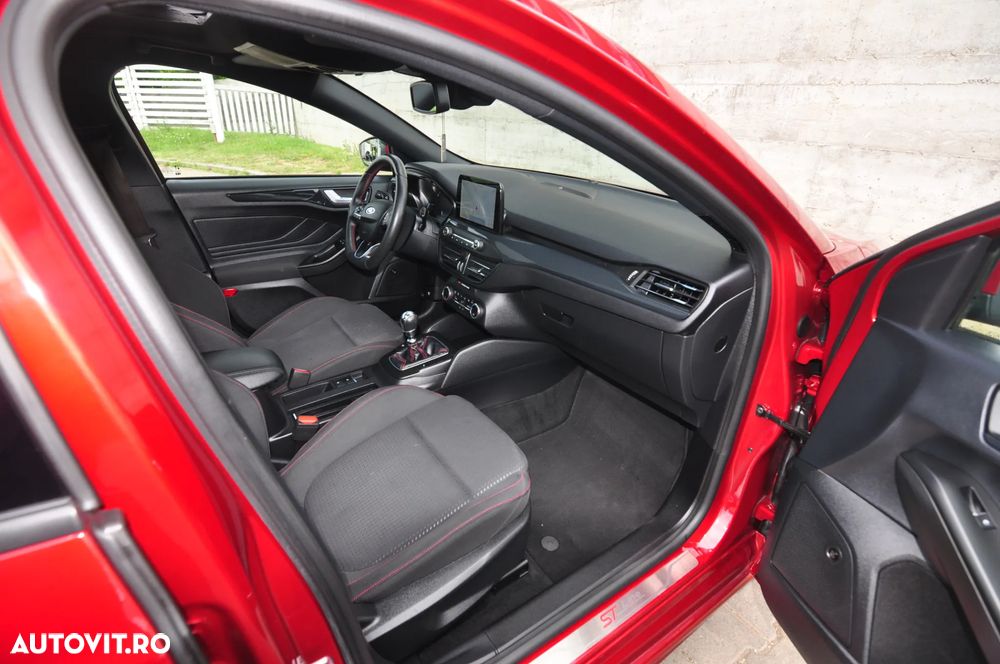 Ford Focus 1.5 EcoBoost Start-Stopp-System ST-LINE - 9
