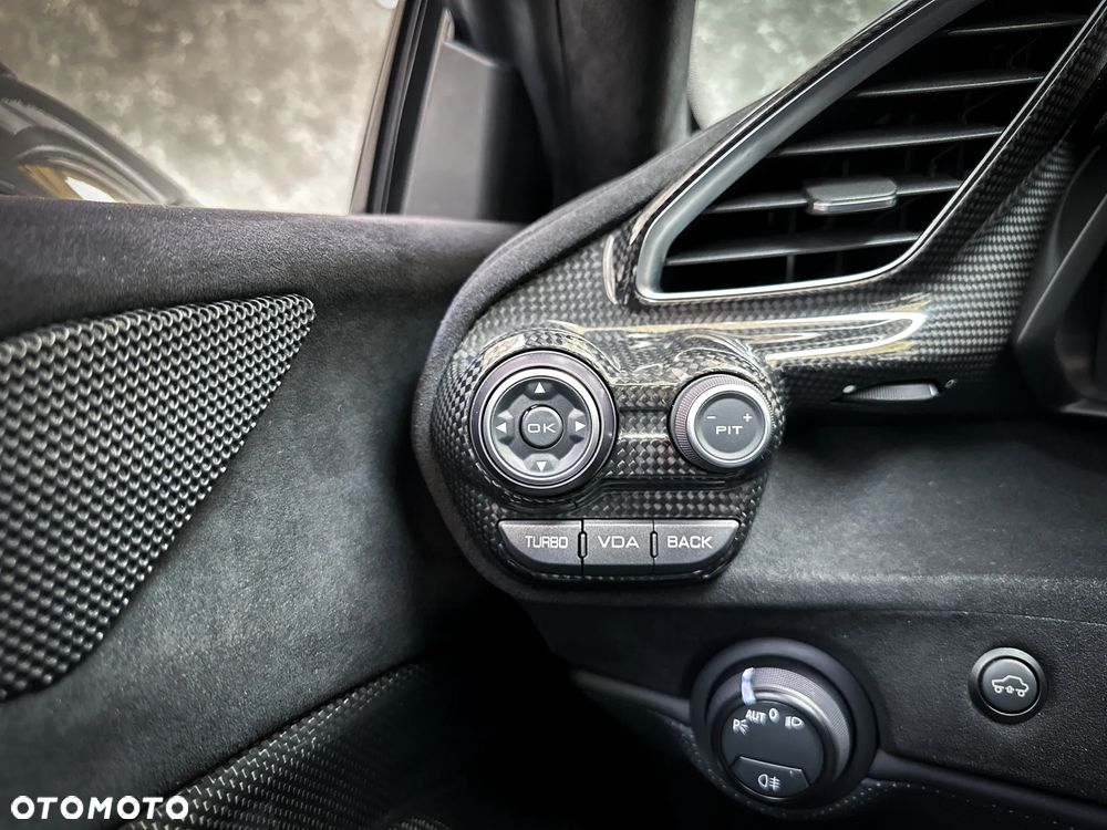 Ferrari 488 Pista - 36