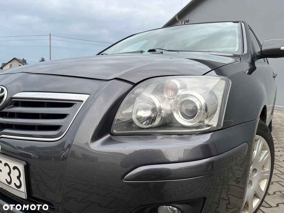 Toyota Avensis 2.0 D-4D Sol Premium - 3