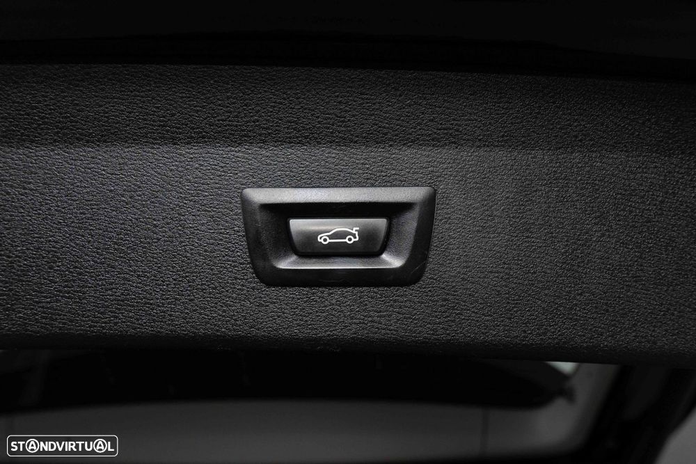 BMW X1 25 e xDrive Corporate Edition - 17