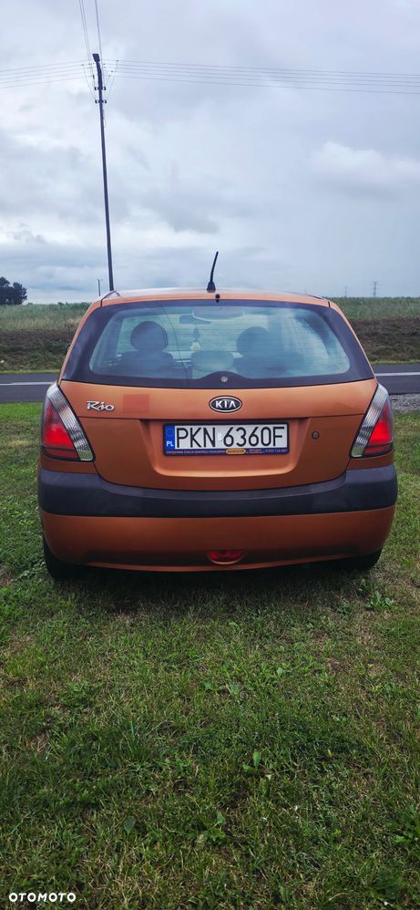 Kia Rio 1.4 Comfort - 3