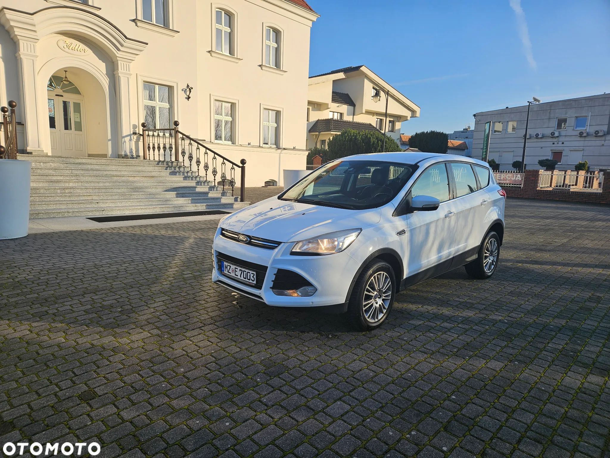 Ford Kuga 2.0 TDCi 2x4 Titanium - 1