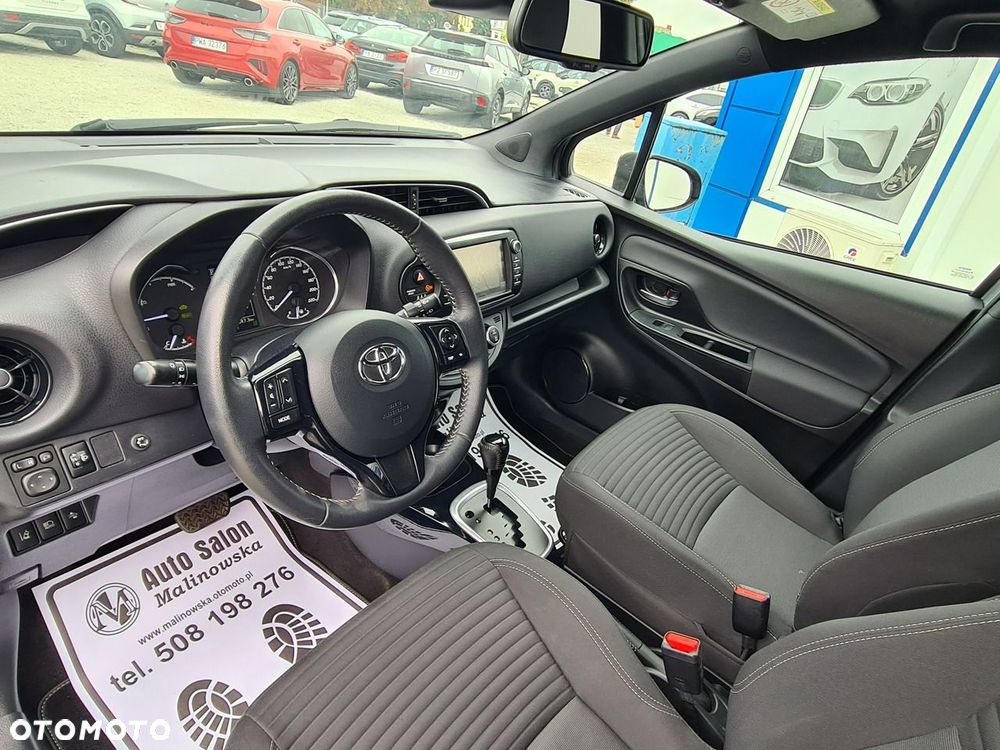 Toyota Yaris Hybrid 100 Premium - 22