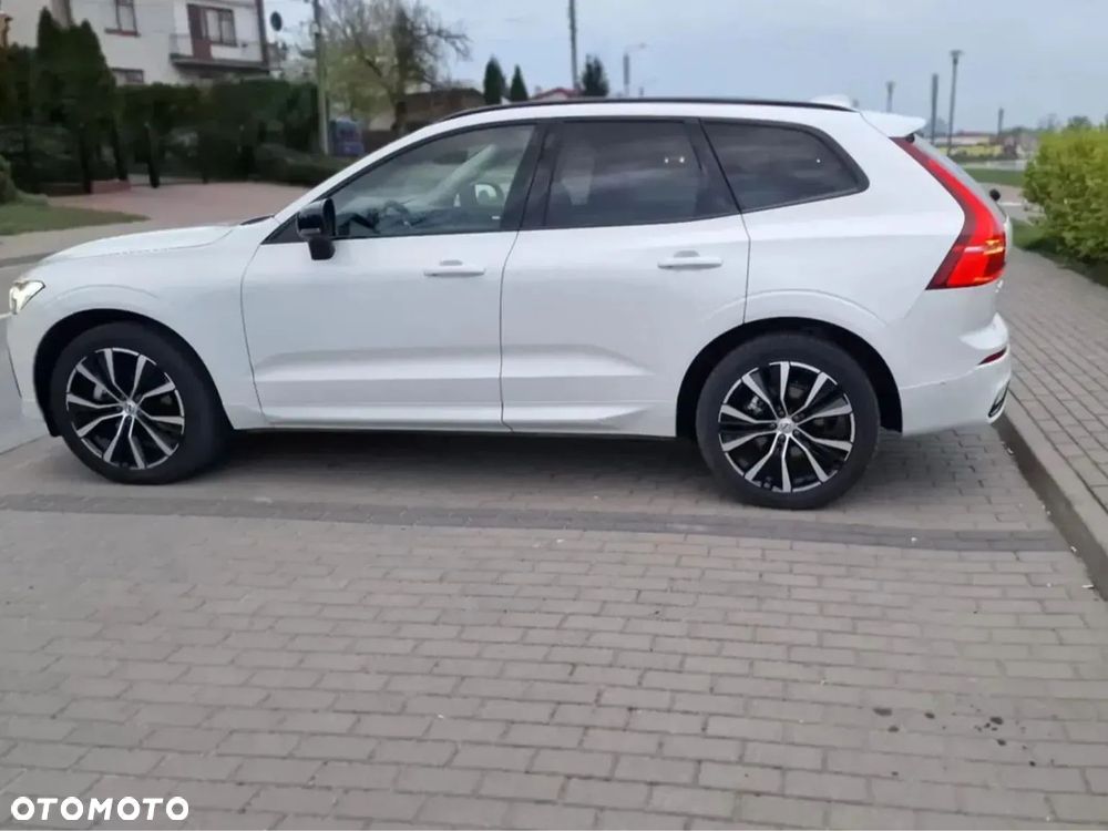 Volvo XC 60 B5 B AWD Plus Dark - 5