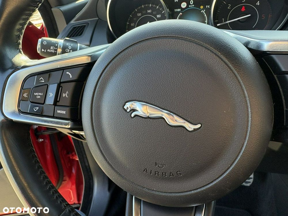 Jaguar E-Pace D150 R-Dynamic - 30