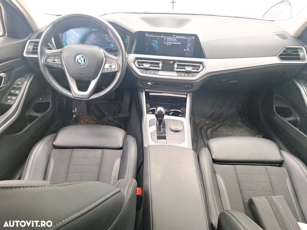 BMW Seria 3 330e xDrive Aut. Sport Line - 3