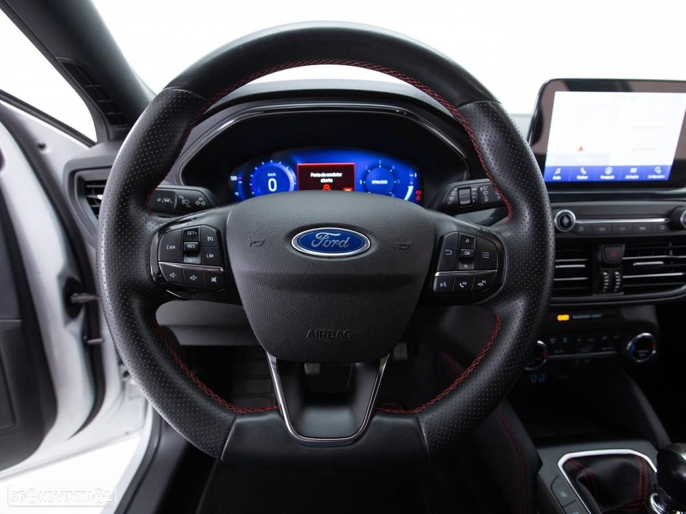 Ford Focus SW 1.5 TDCi EcoBlue ST-Line X - 15