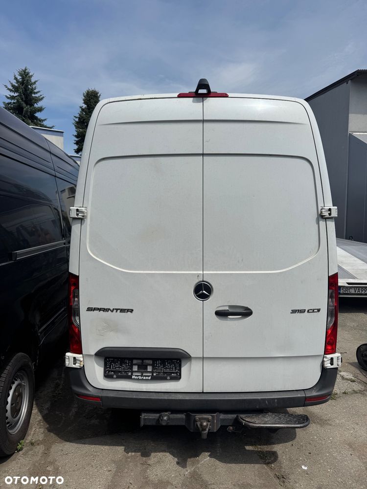 Mercedes-Benz Sprinter 319 max - 2