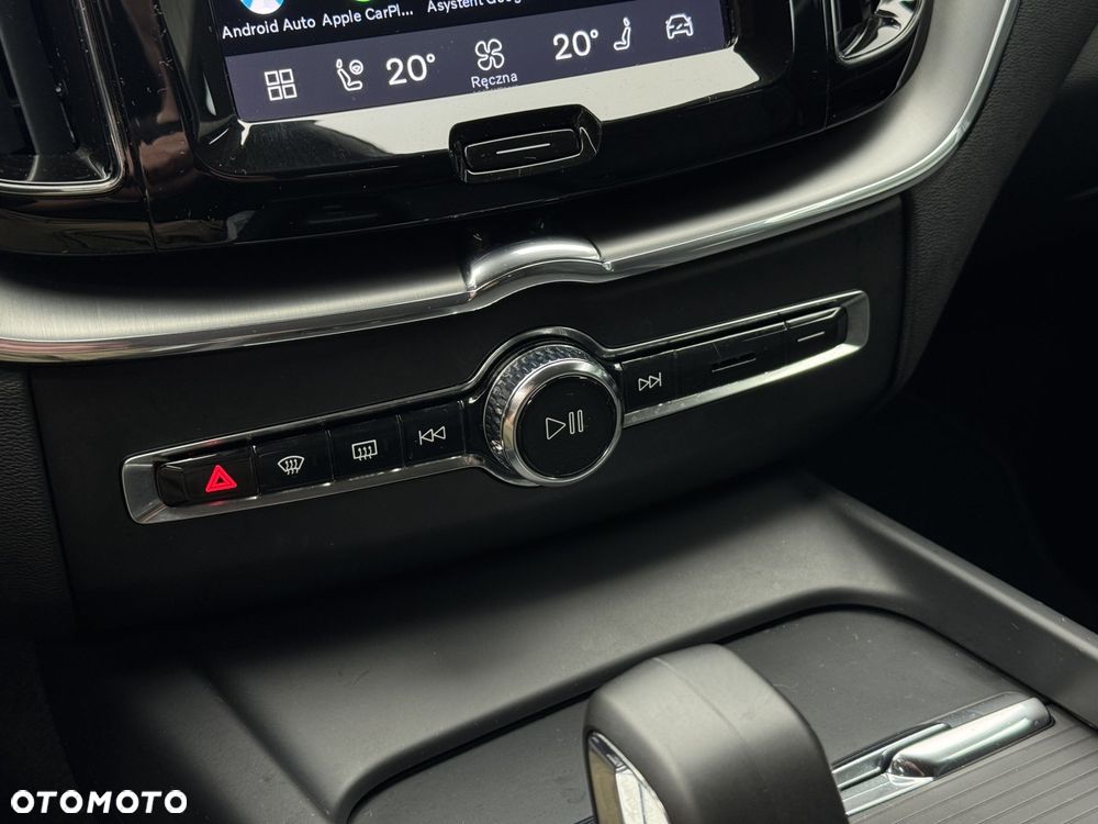 Volvo XC 60 B4 B Essential - 25