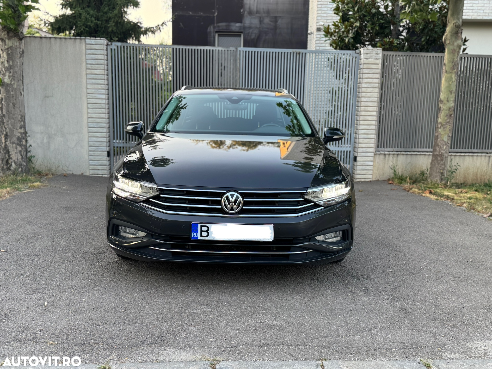 Volkswagen Passat - 4