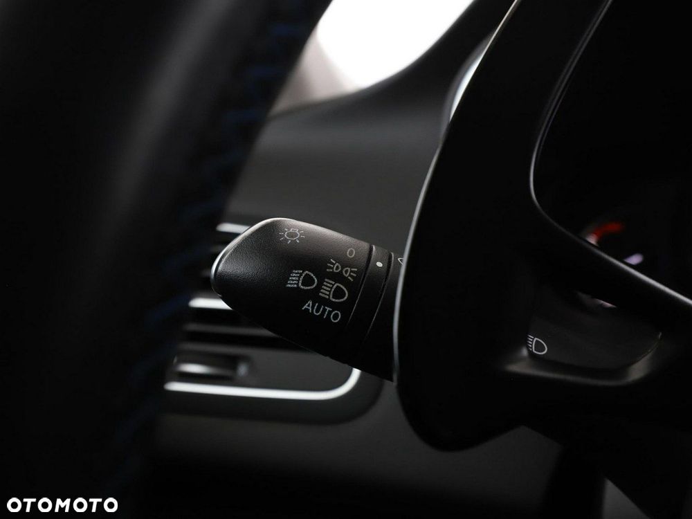 Renault Megane ENERGY TCe 205 EDC GT - 37