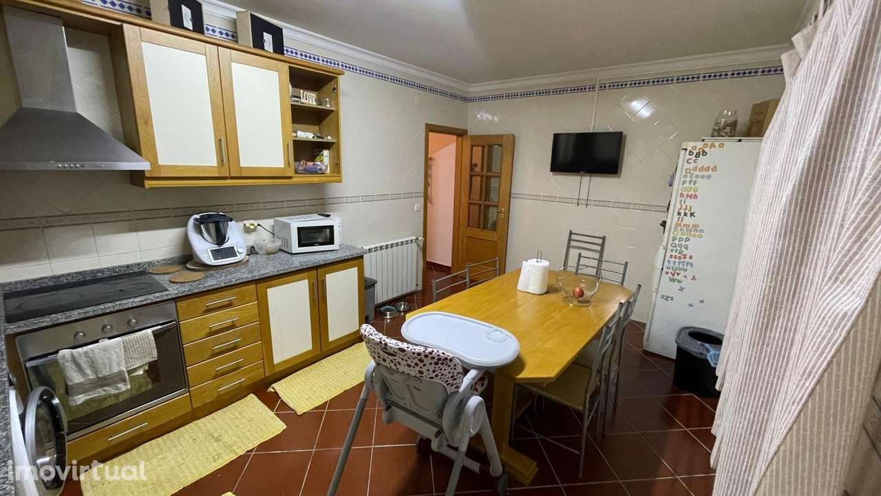 Apartamento t4 na rua Montes Herminios Covilhã - Grande imagem: 2/19