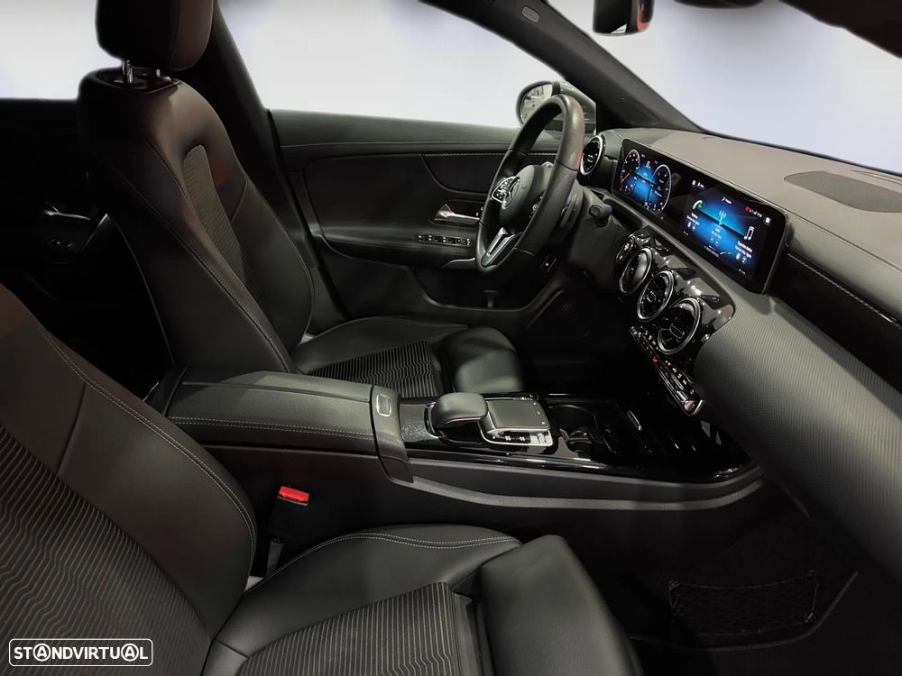 Mercedes-Benz CLA 180 d Progressive Aut. - 24