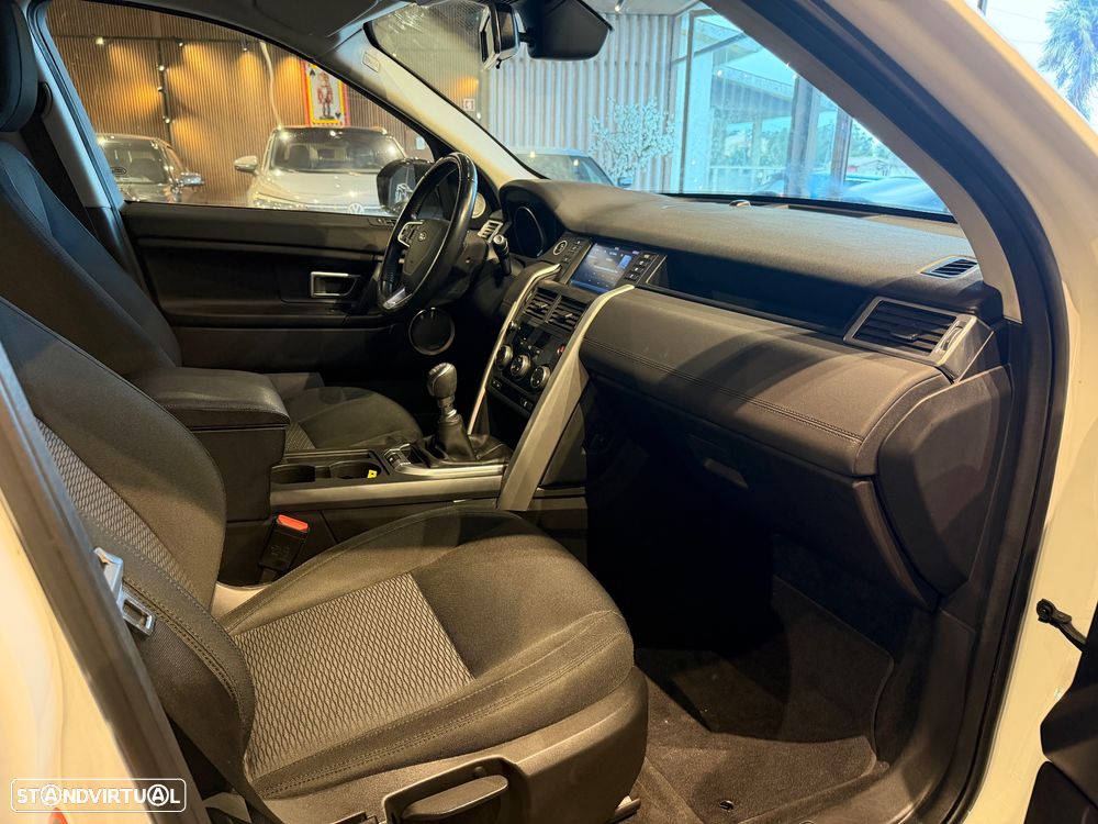 Land Rover Discovery Sport 2.0 TD4 HSE Luxury - 37