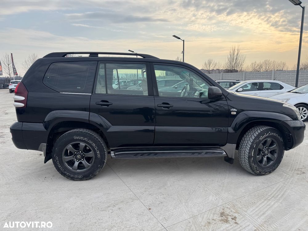 Toyota Land Cruiser - 7